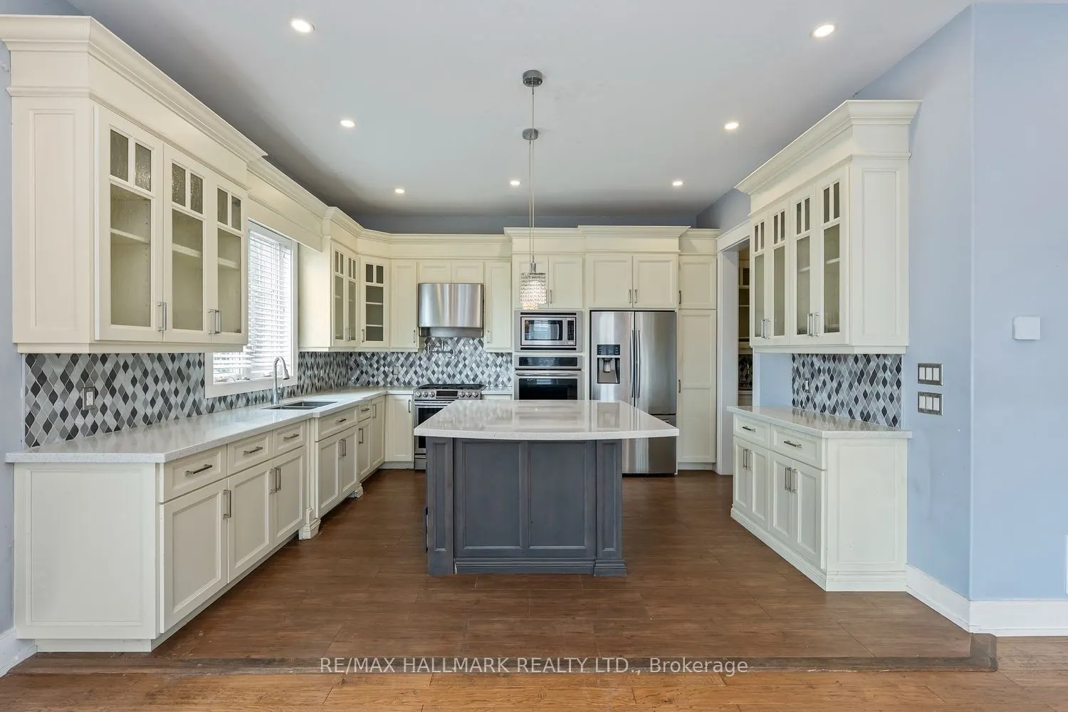 10 Sunray Crescent