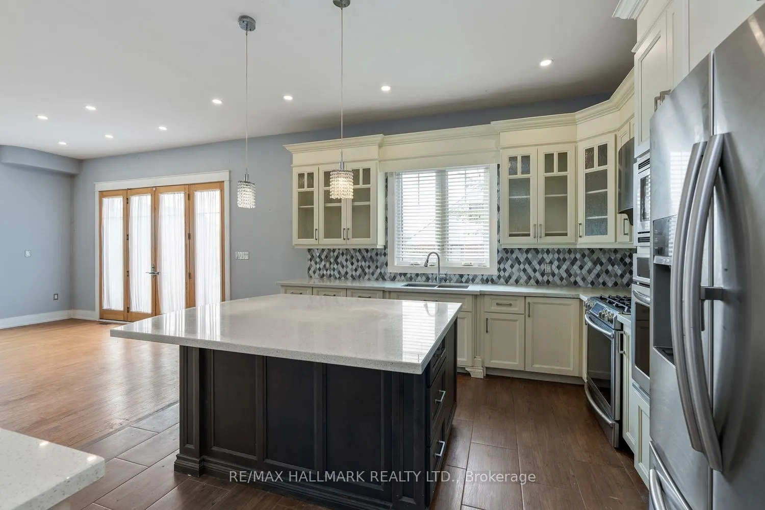 10 Sunray Crescent