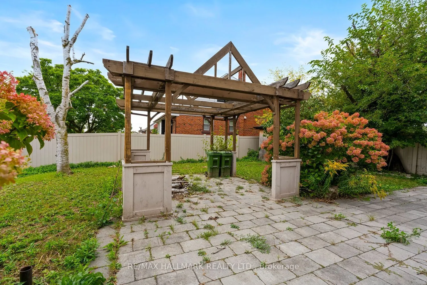 10 Sunray Crescent