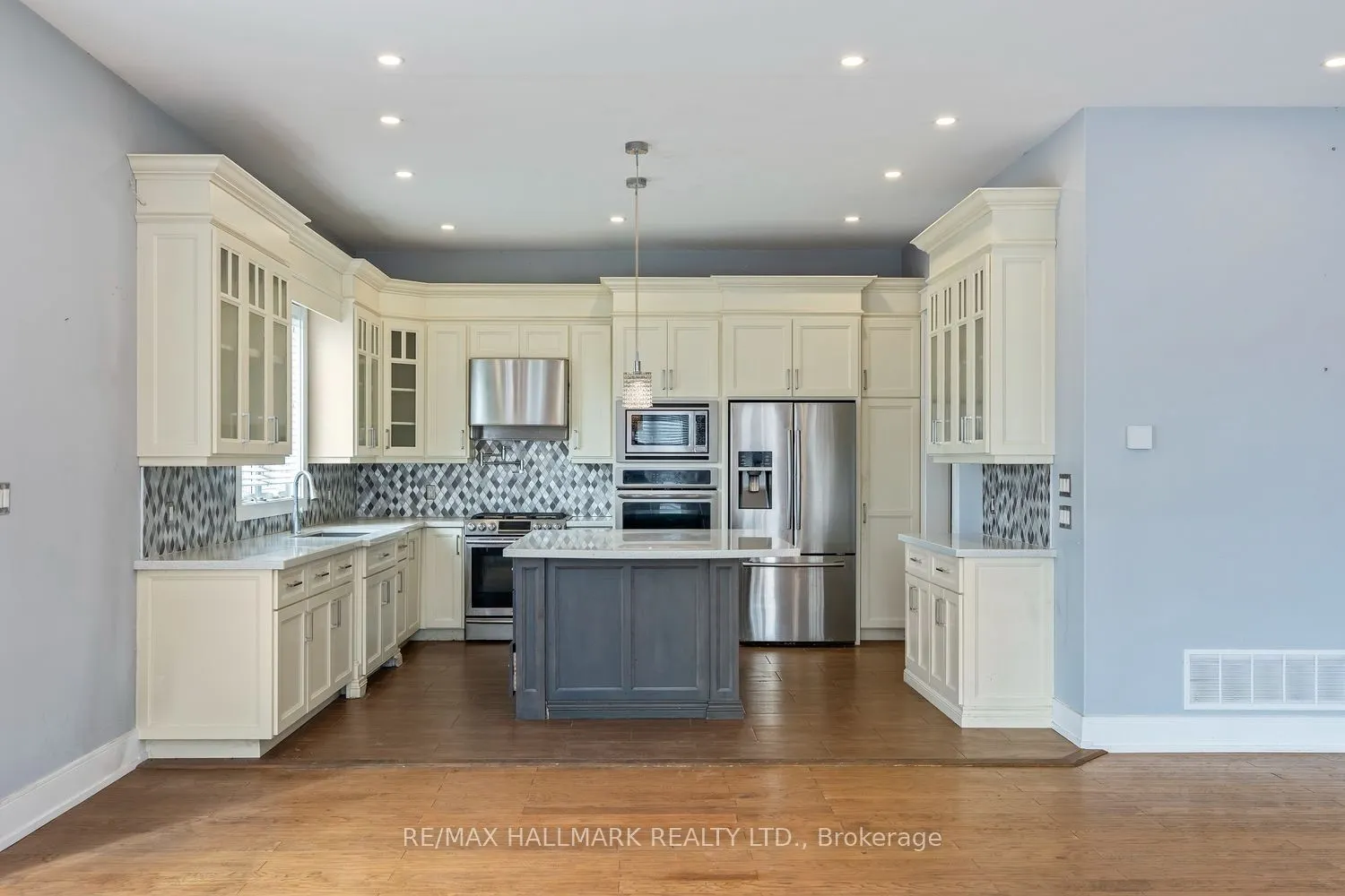 10 Sunray Crescent