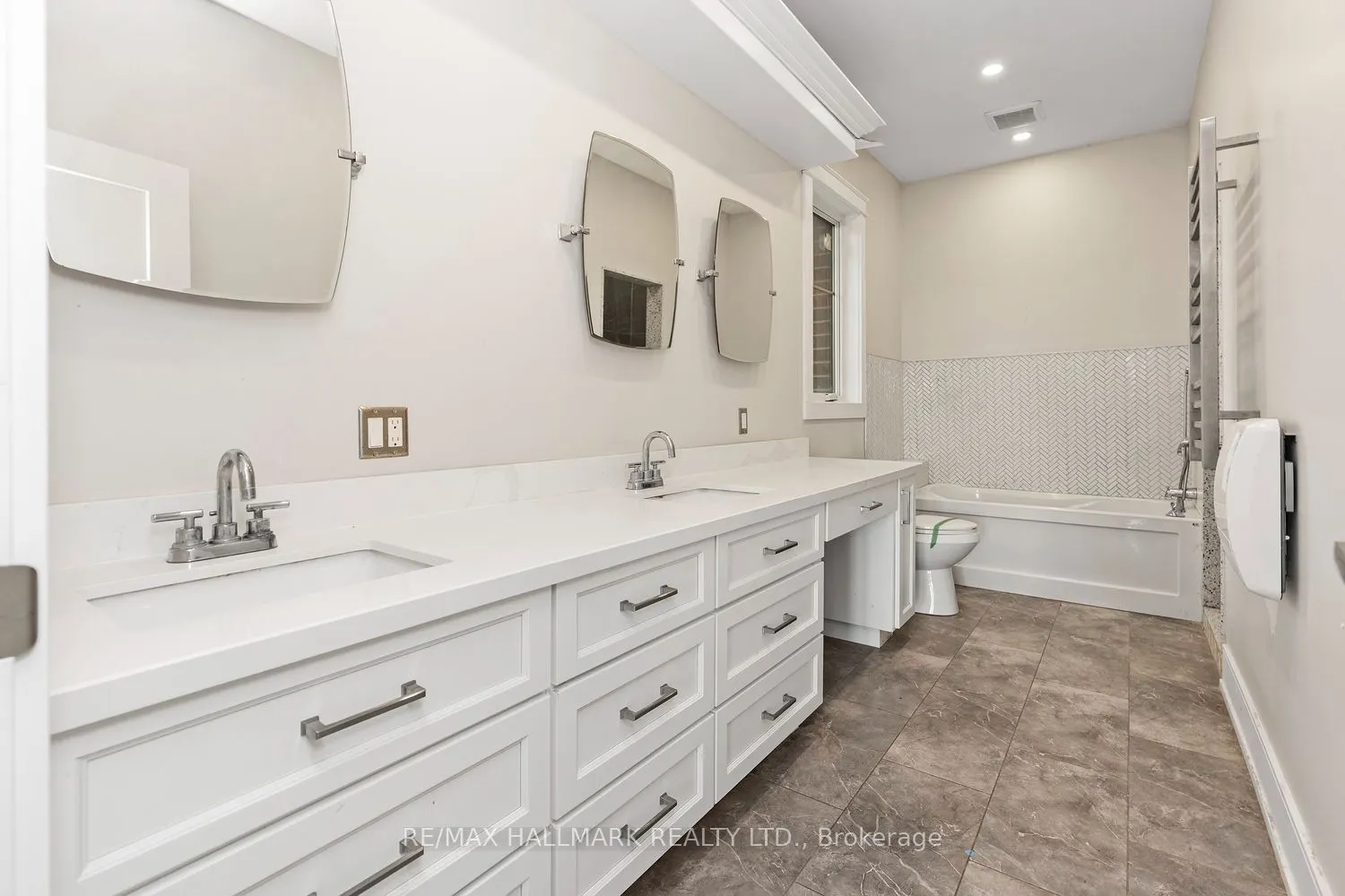 10 Sunray Crescent