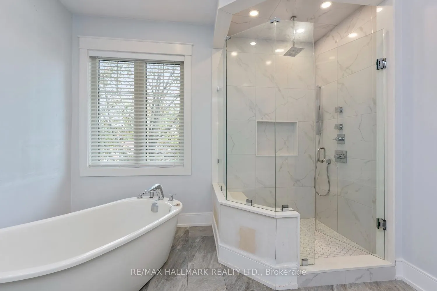 10 Sunray Crescent