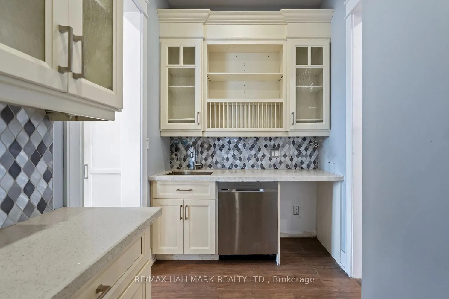 10 Sunray Crescent
