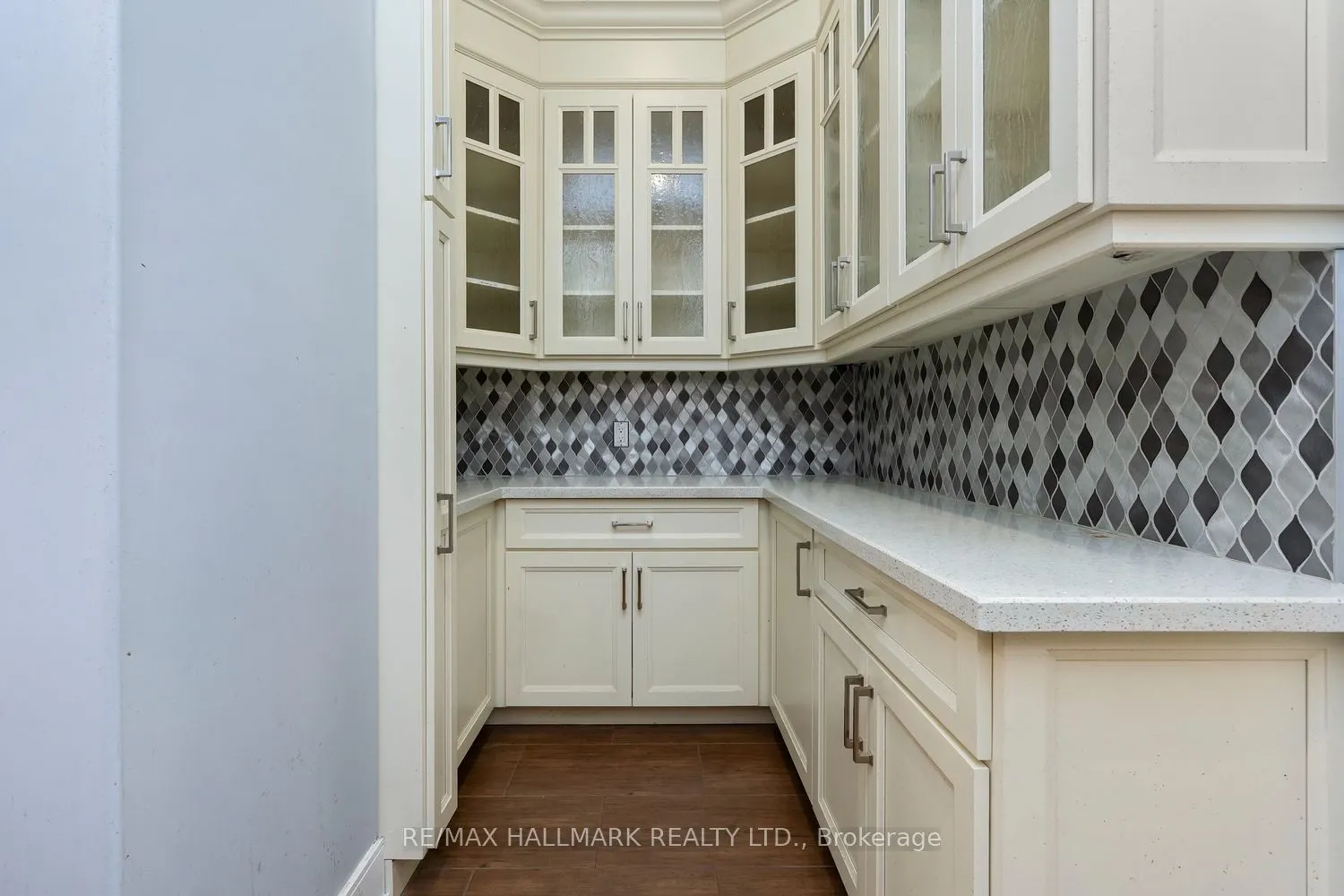 10 Sunray Crescent