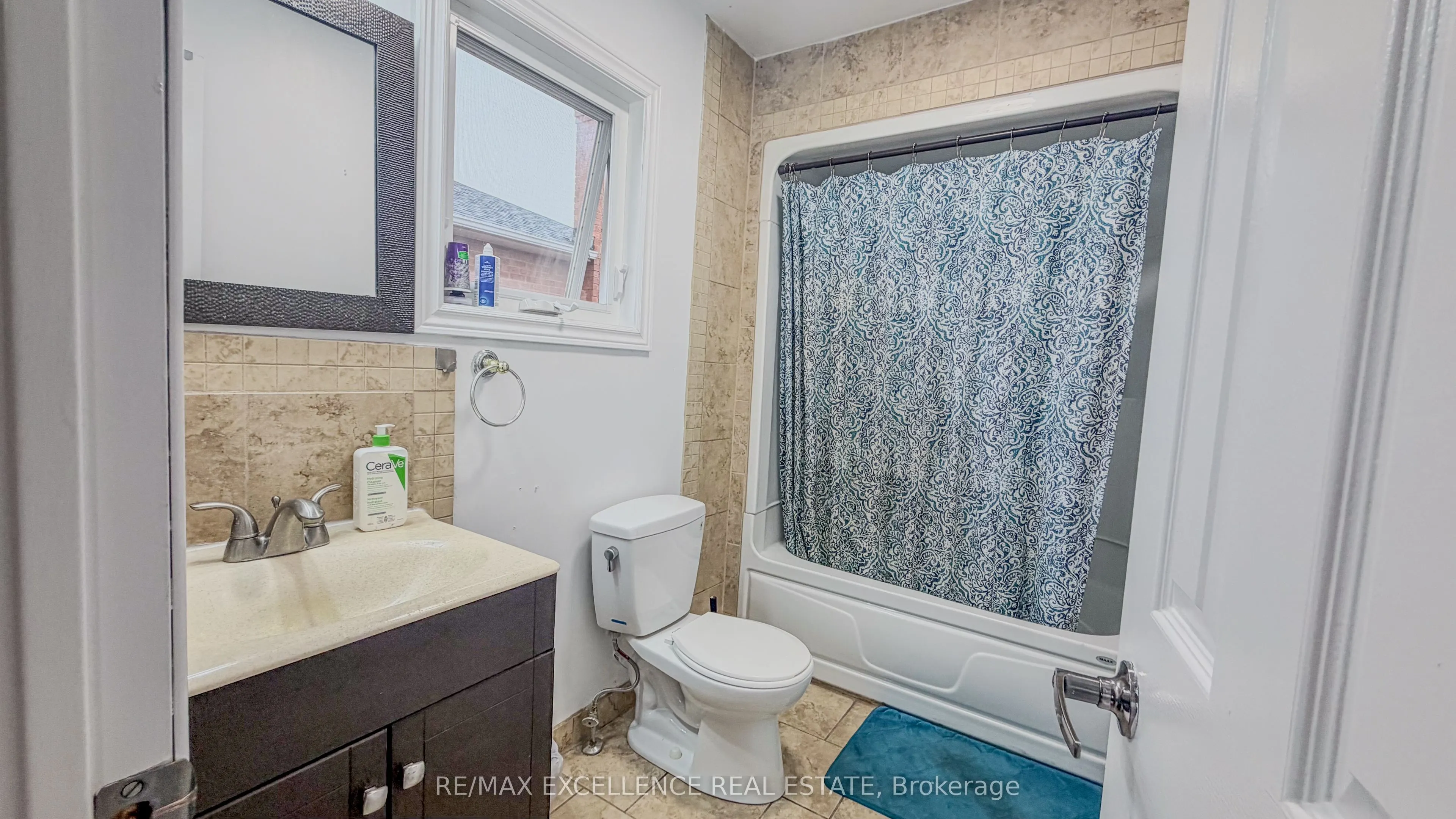 303 Hickory Circle