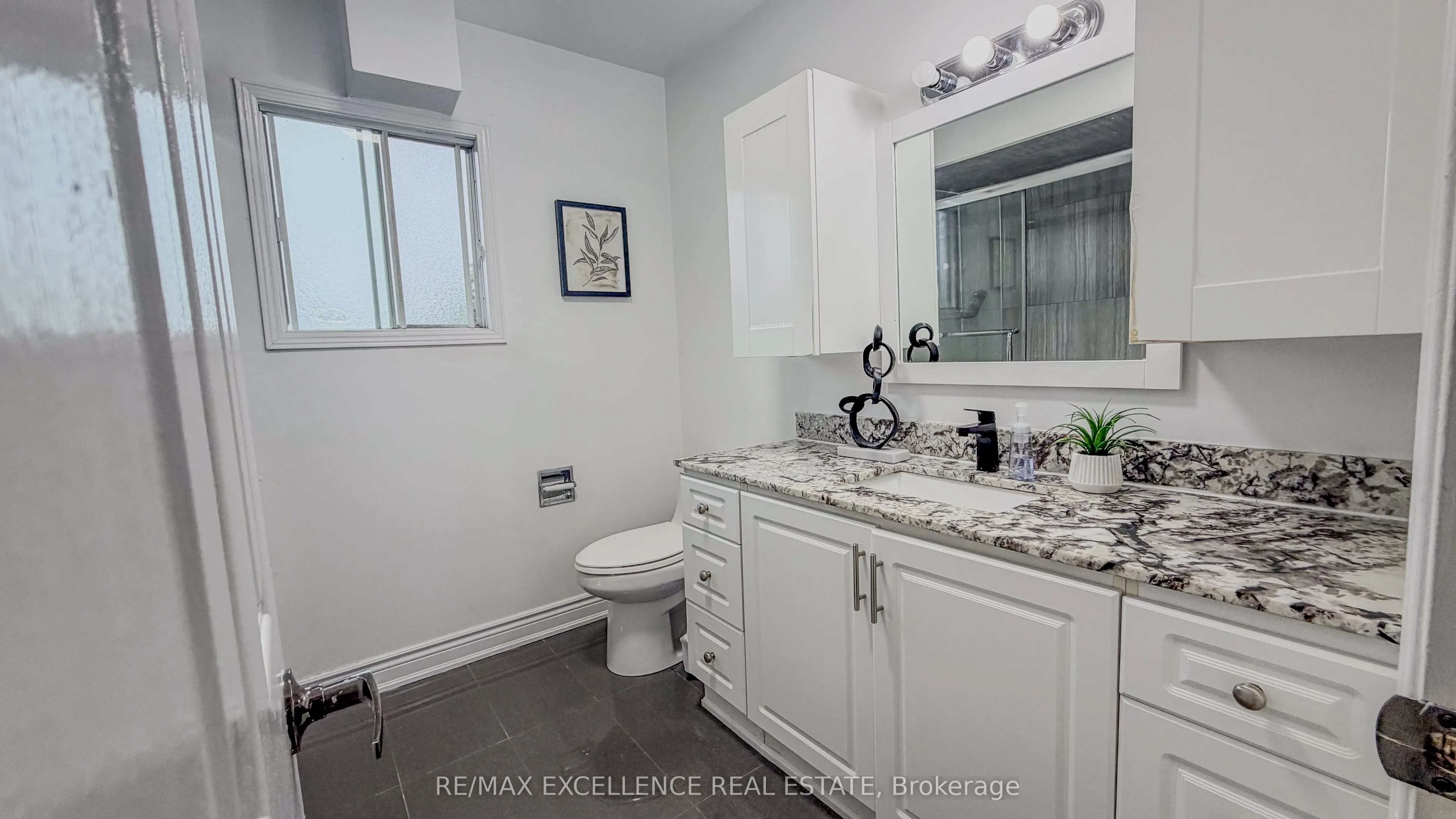 303 Hickory Circle