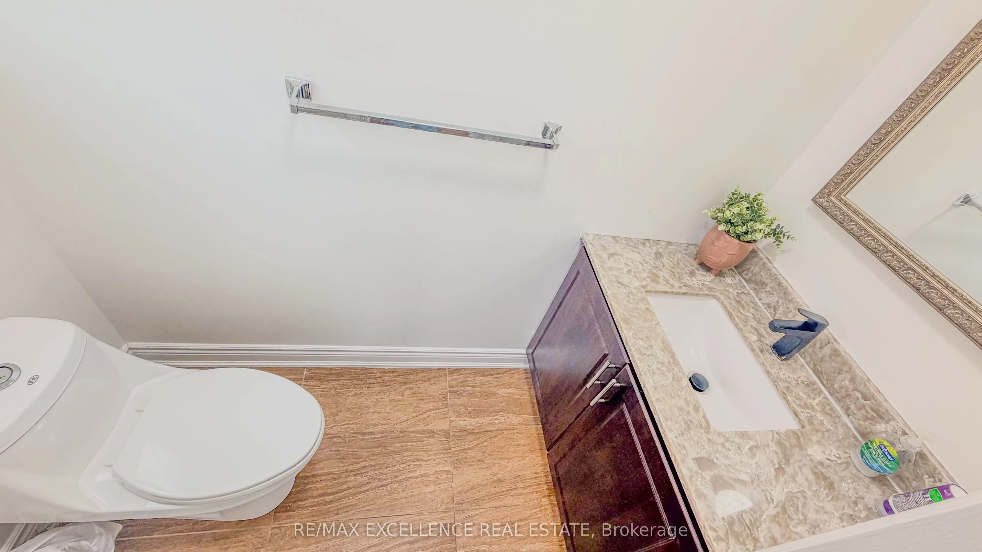 303 Hickory Circle
