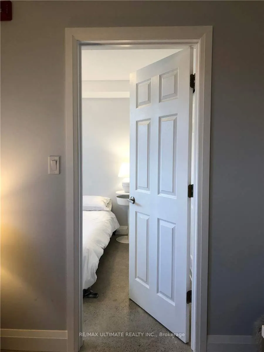 230 South Kingsway #9