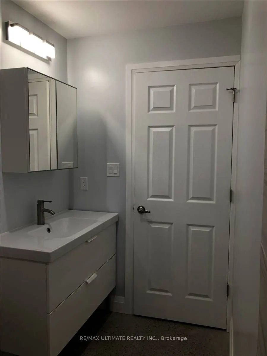 230 South Kingsway #9