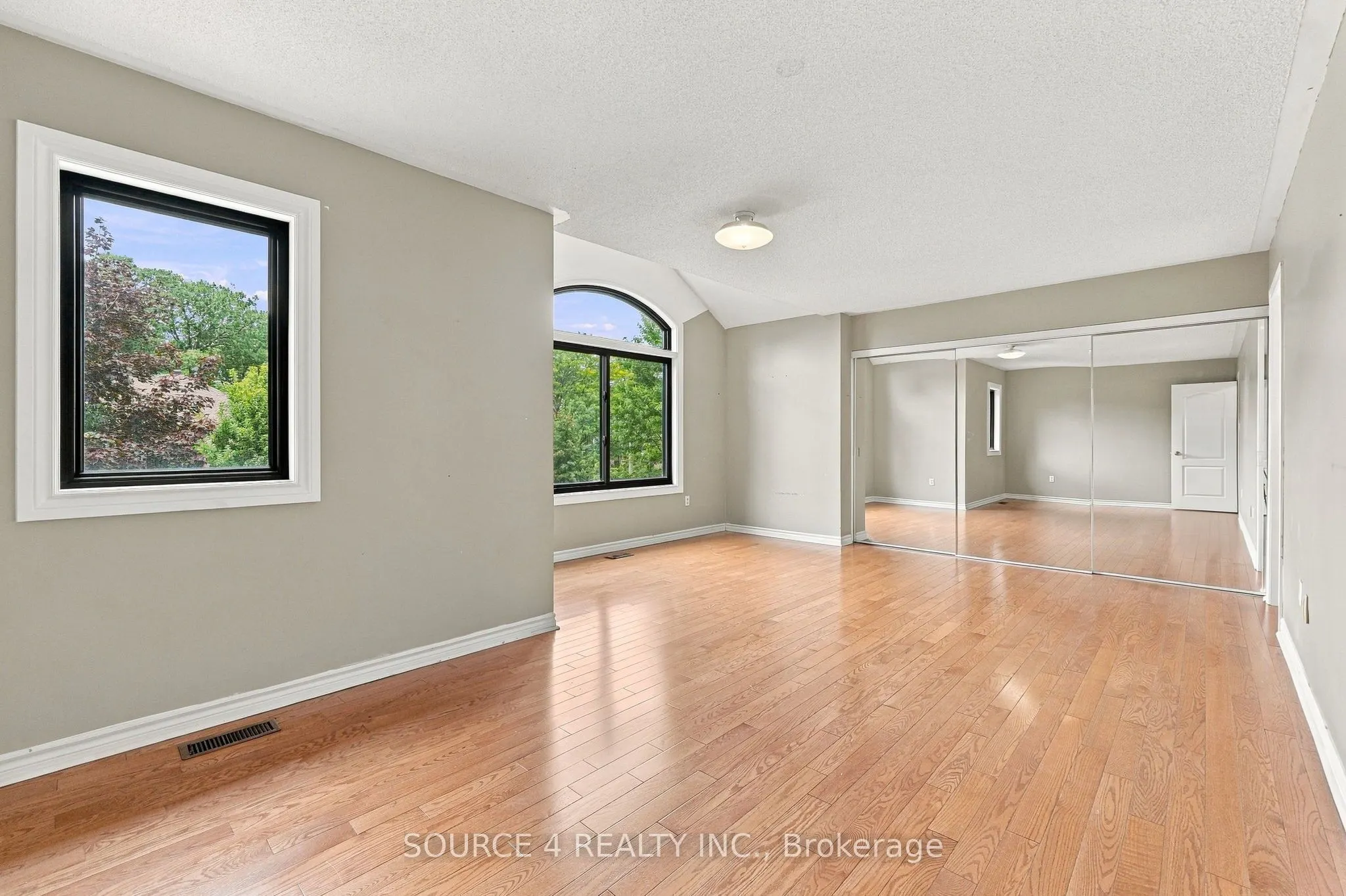1805 Glenvista Drive