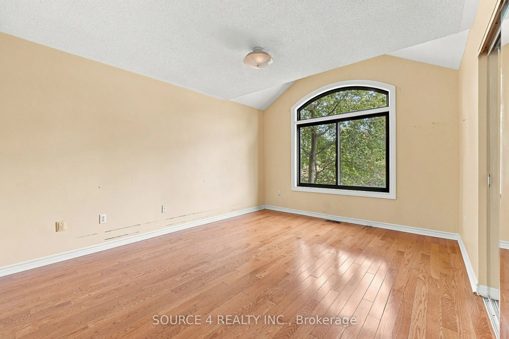 1805 Glenvista Drive