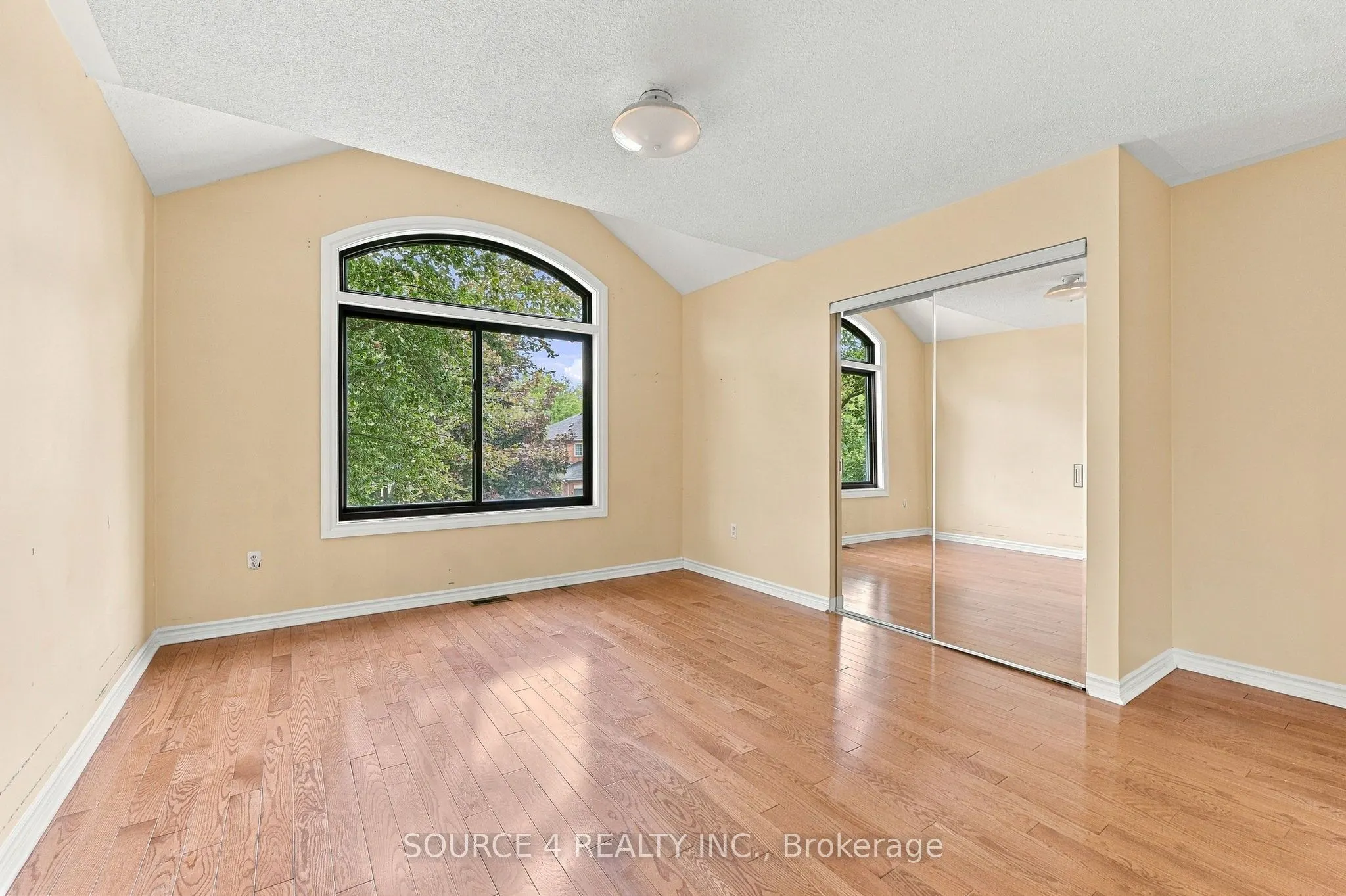 1805 Glenvista Drive