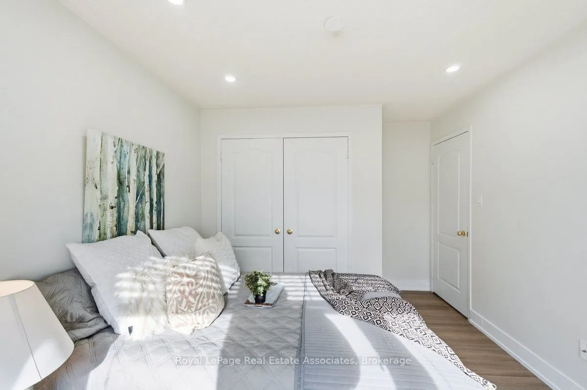 3975 Eglinton Avenue W #16