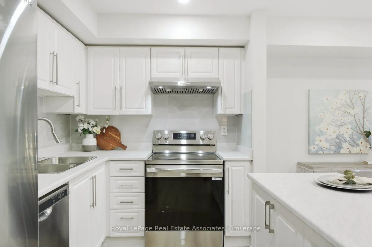 3975 Eglinton Avenue W #16