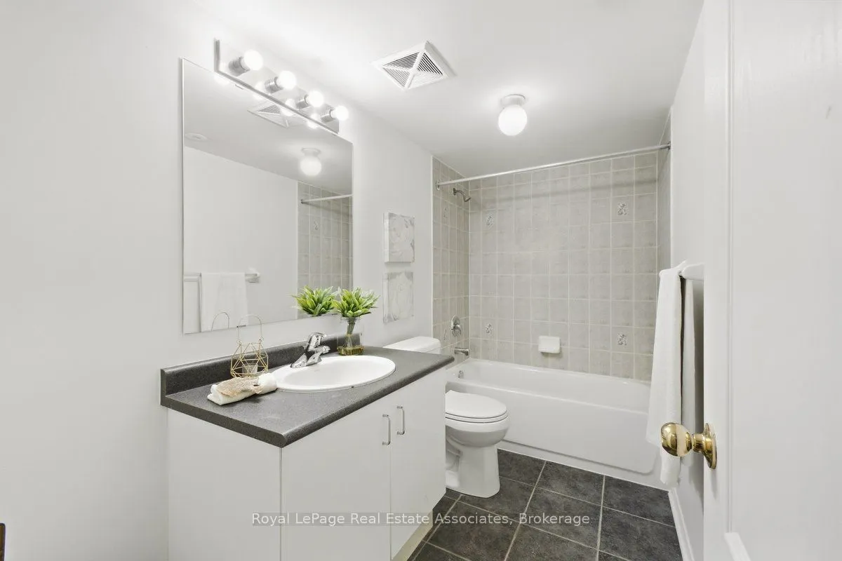 3975 Eglinton Avenue W #16