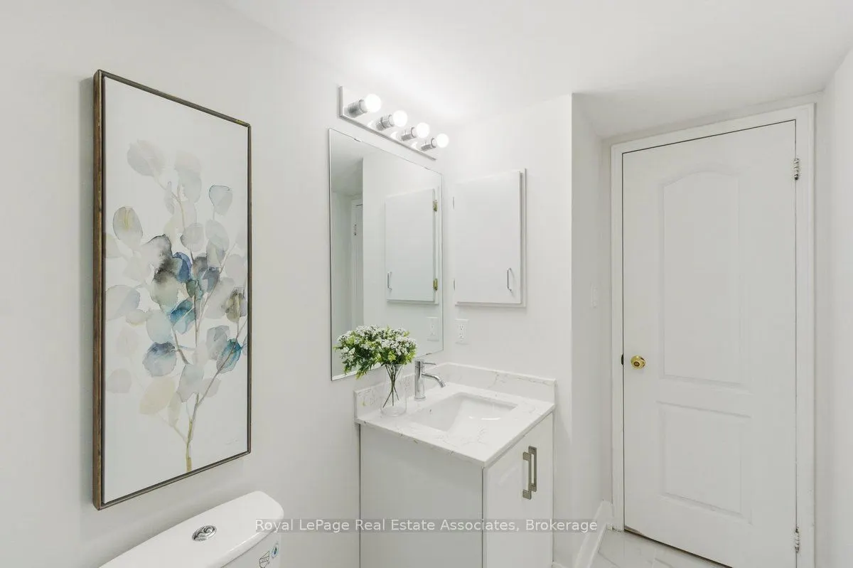 3975 Eglinton Avenue W #16