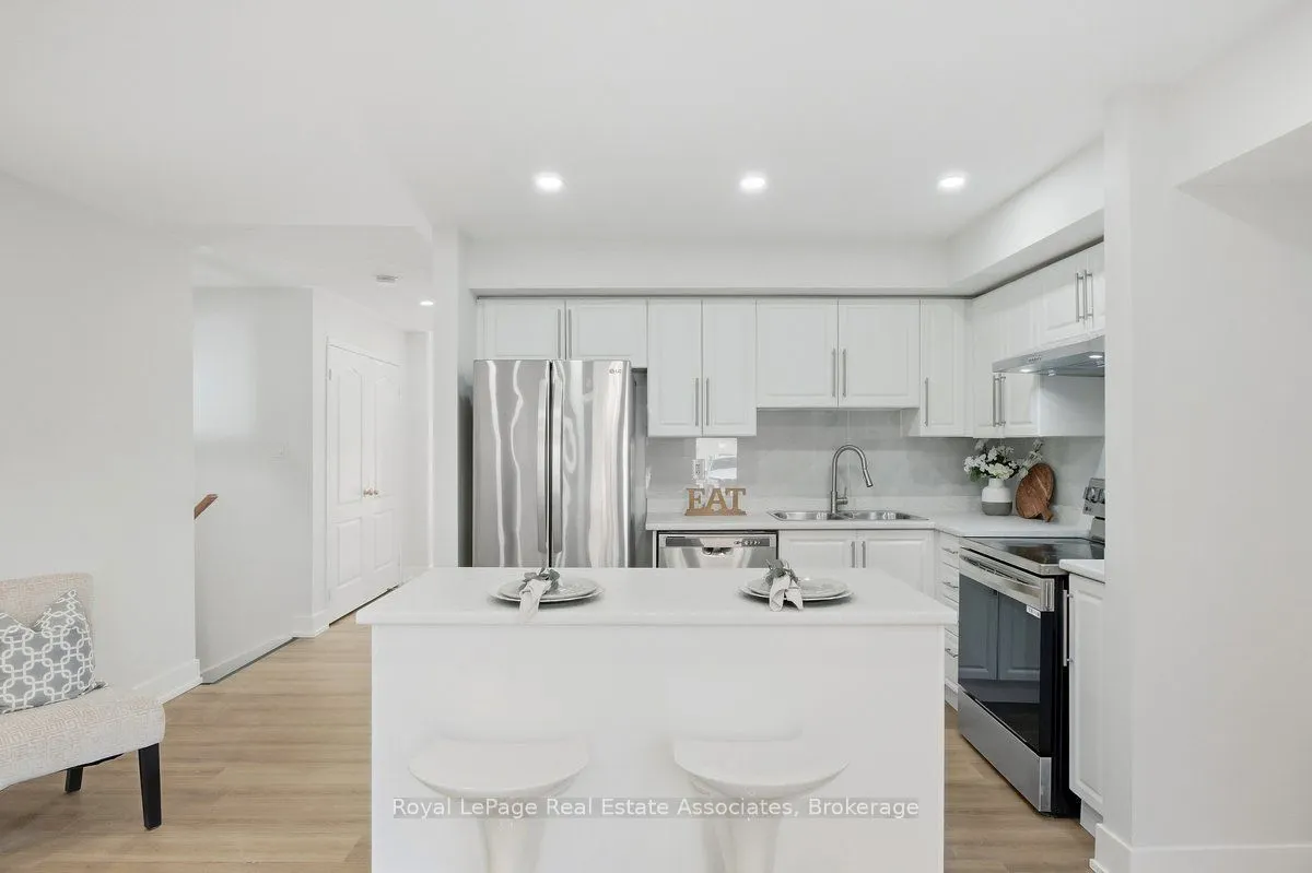 3975 Eglinton Avenue W #16