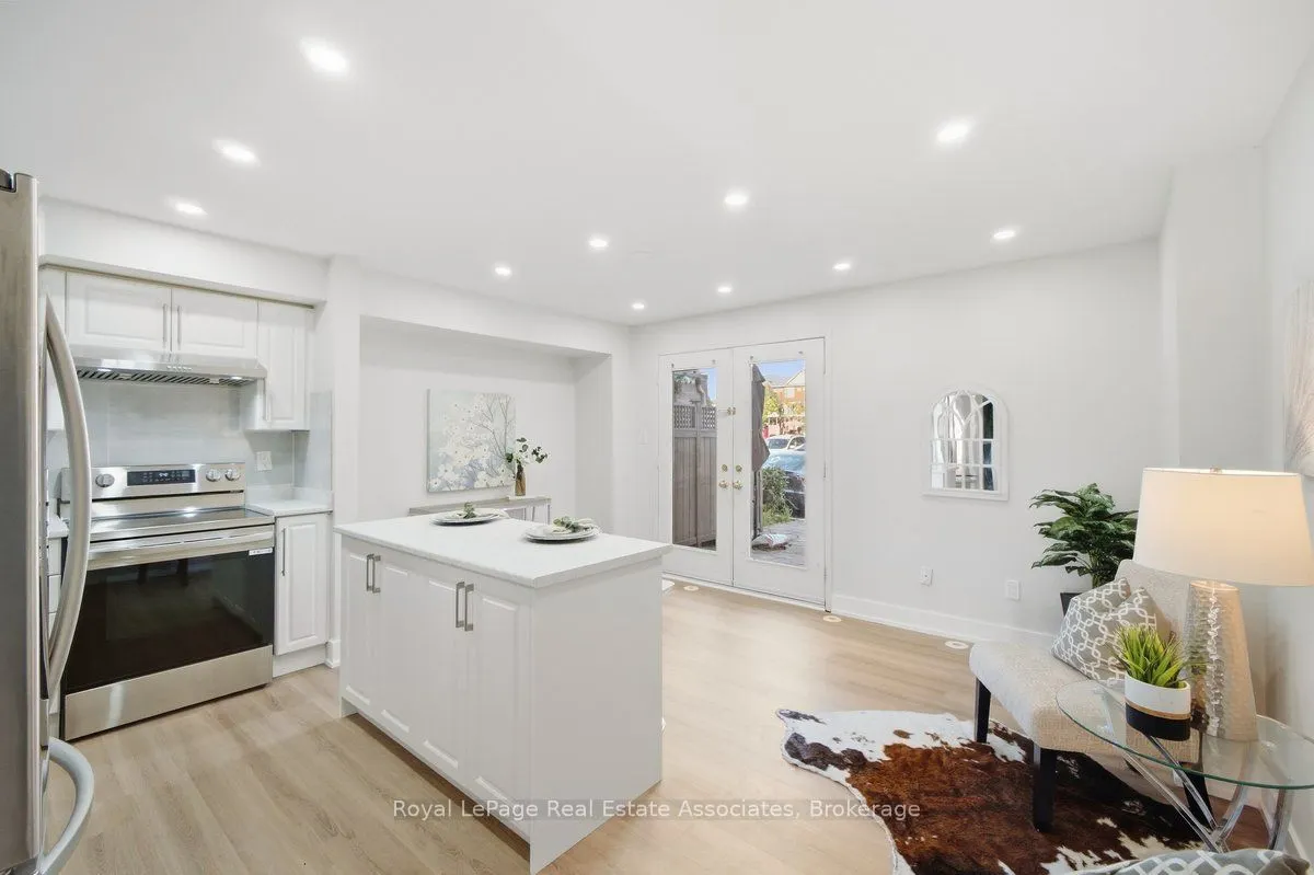 3975 Eglinton Avenue W #16
