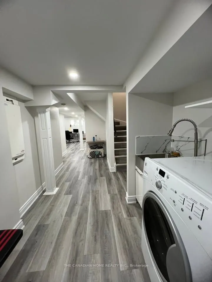 50 Monaco Court W