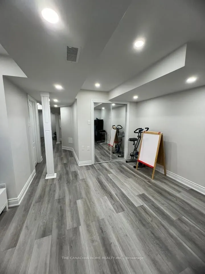 50 Monaco Court W