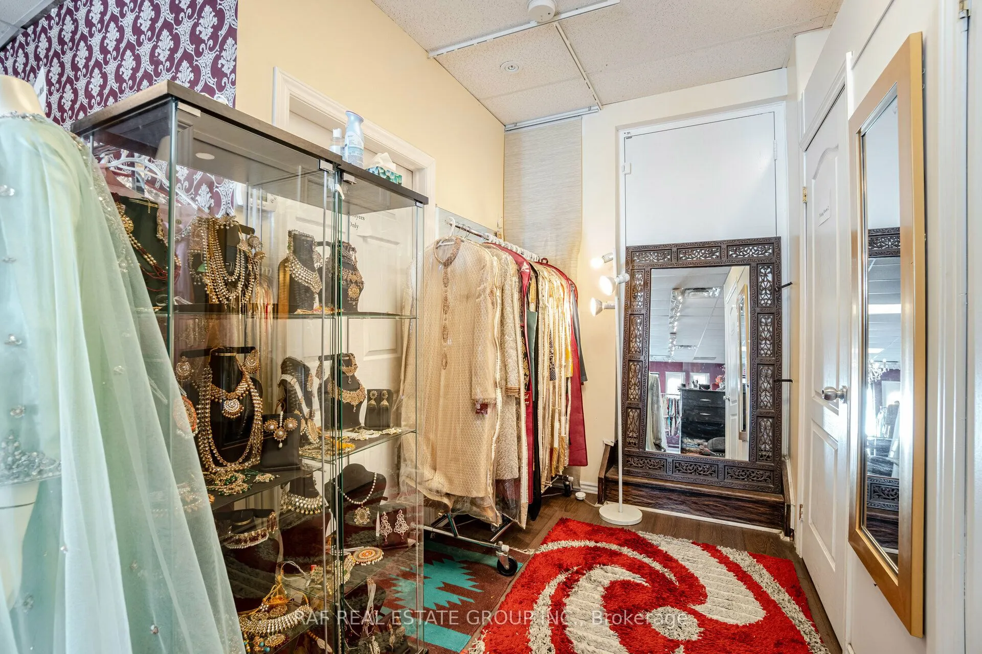 521 Thompson Road S #1