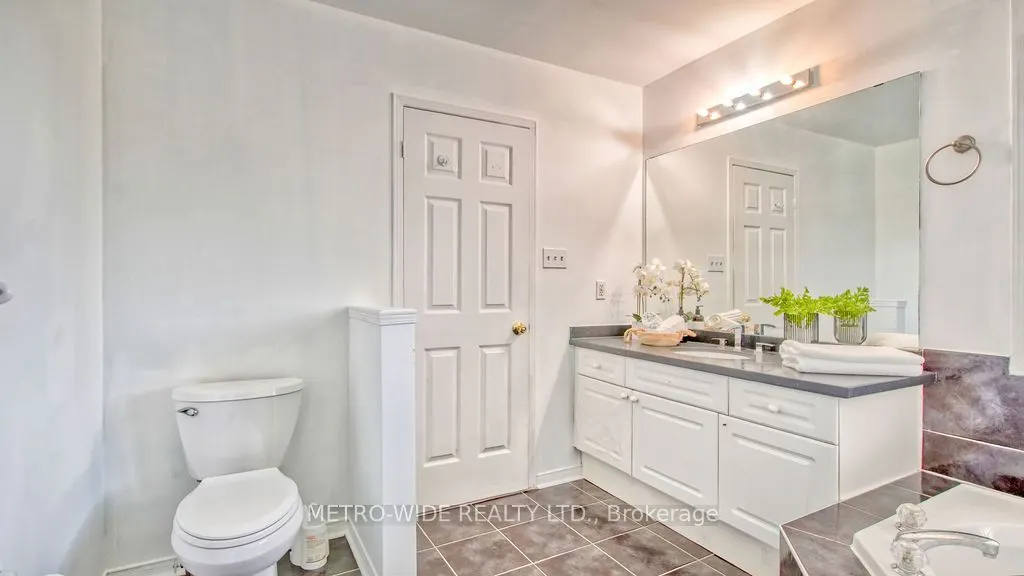 3706 Forest Bluff Crescent