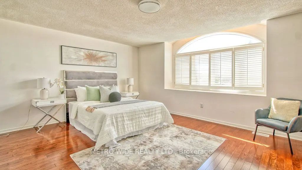 3706 Forest Bluff Crescent