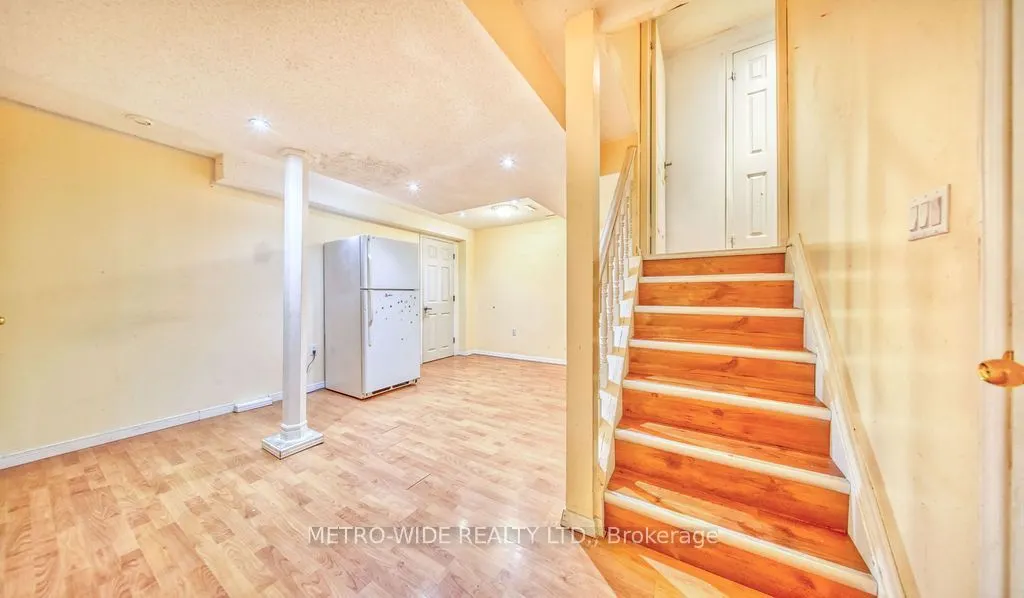 3706 Forest Bluff Crescent