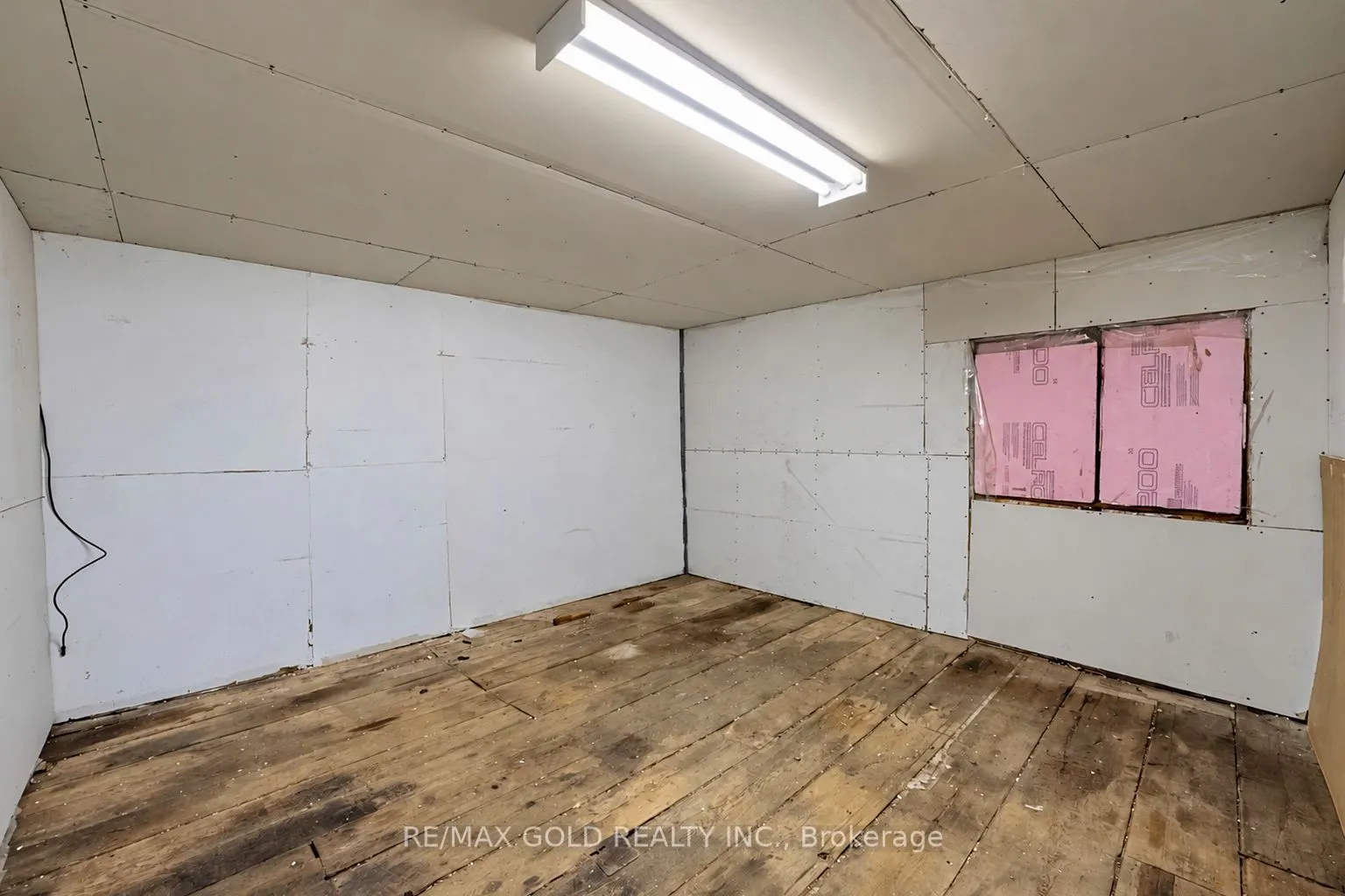 15208 Airport Road