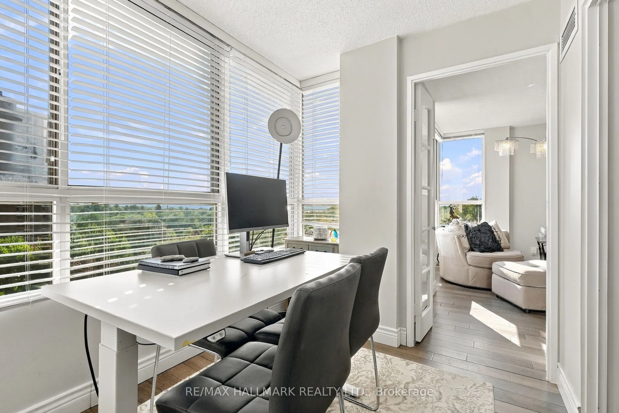 1485 Lakeshore Road E #903
