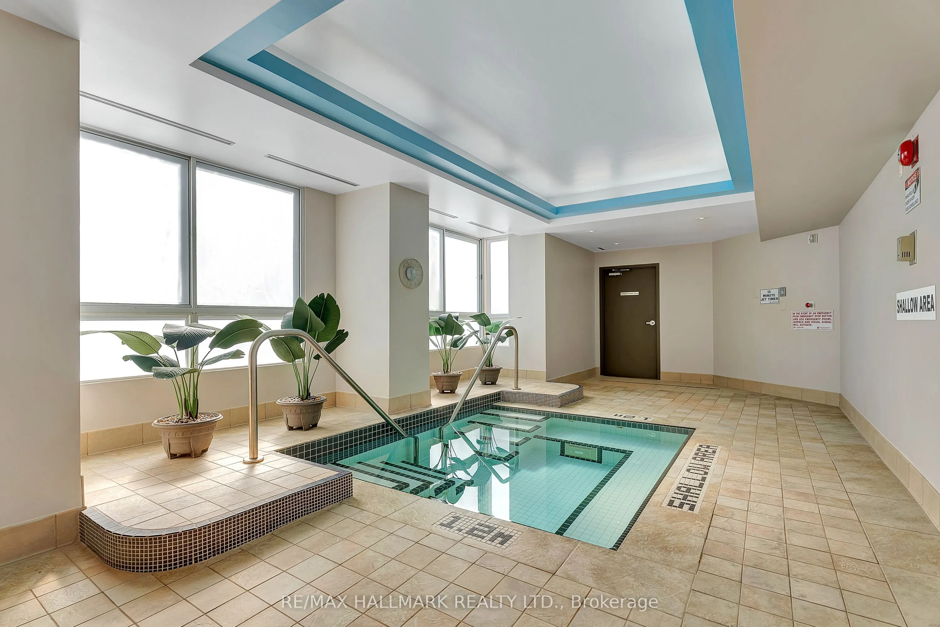 1485 Lakeshore Road E #903