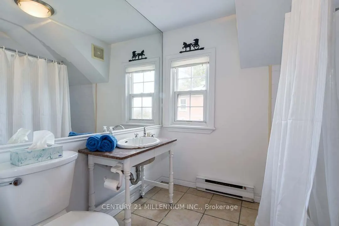 1380 Queen Street W