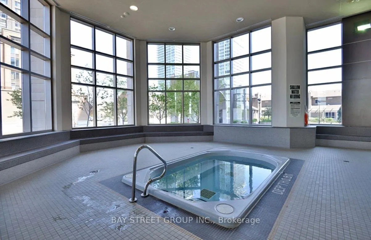 388 Prince Of Wales Drive #907