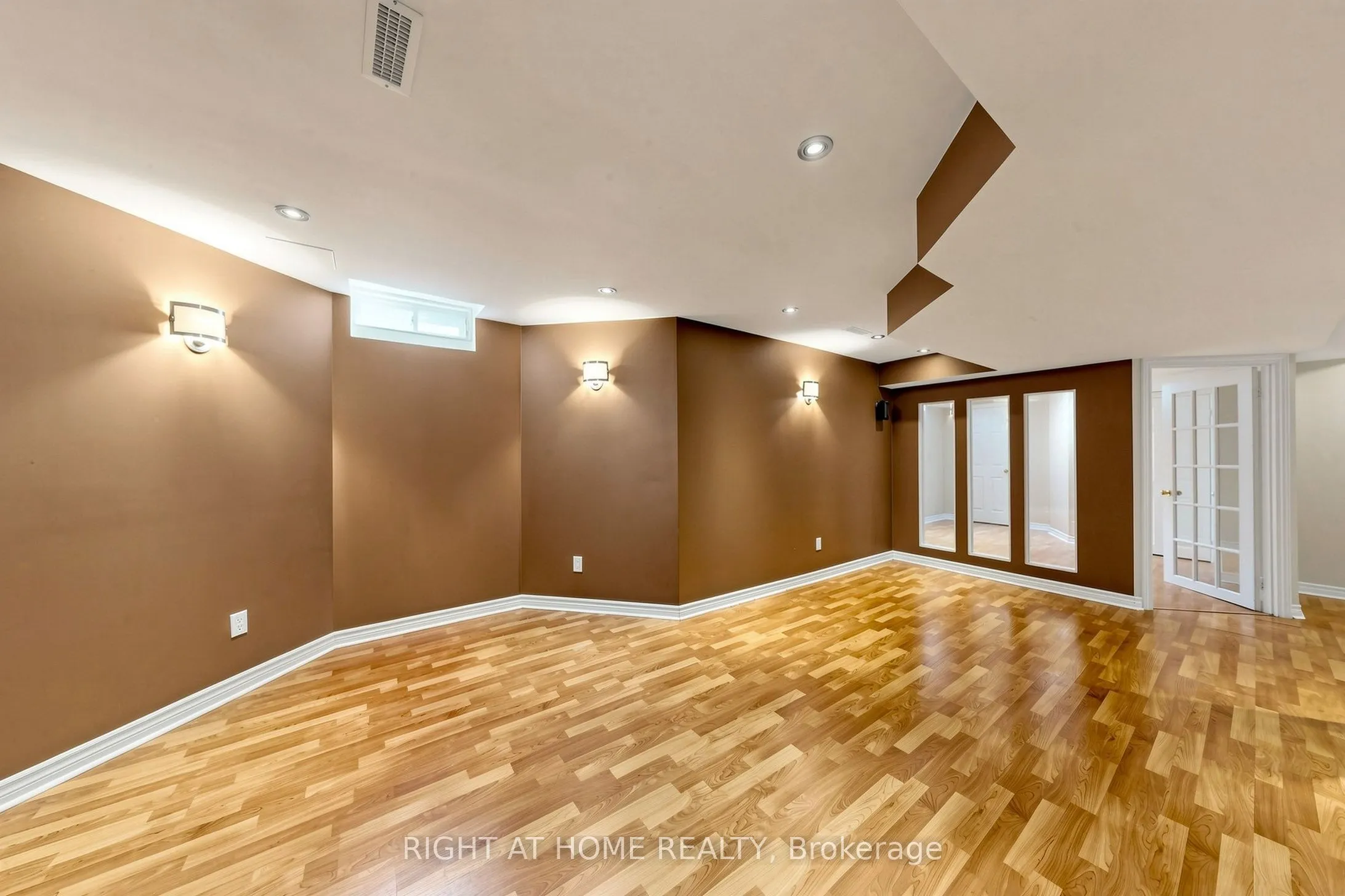 5 Mendoza Drive