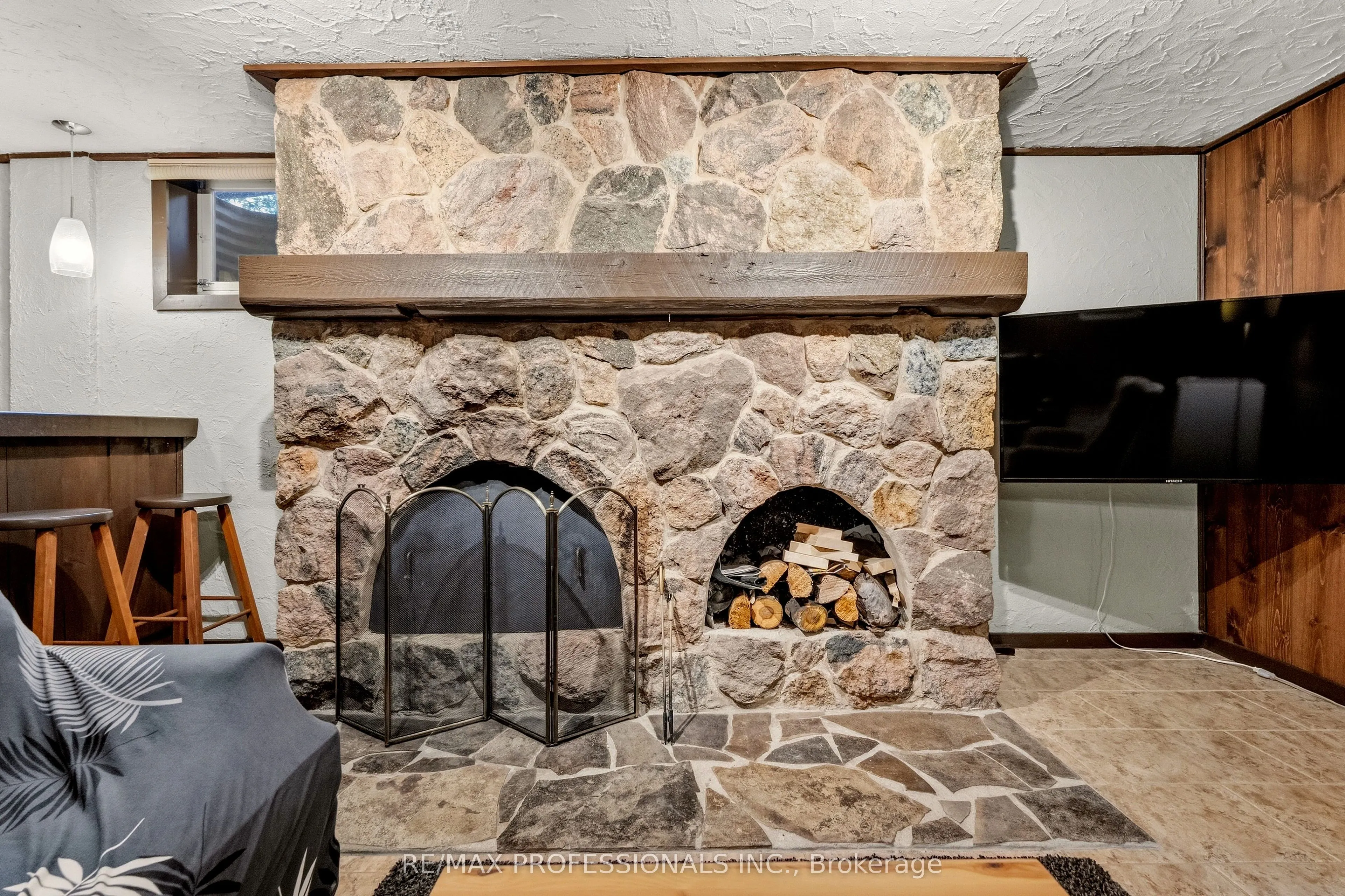 6888 Barrisdale Drive