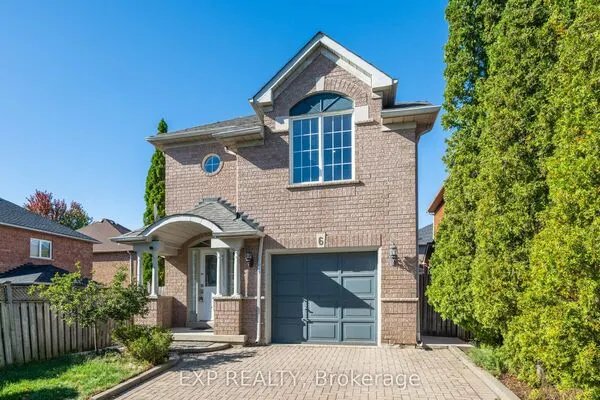 6 Purdy Crescent W