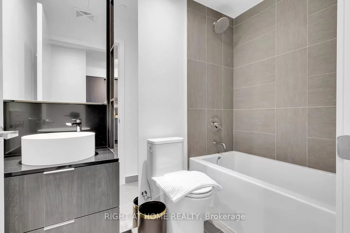 28 Ann Street #223