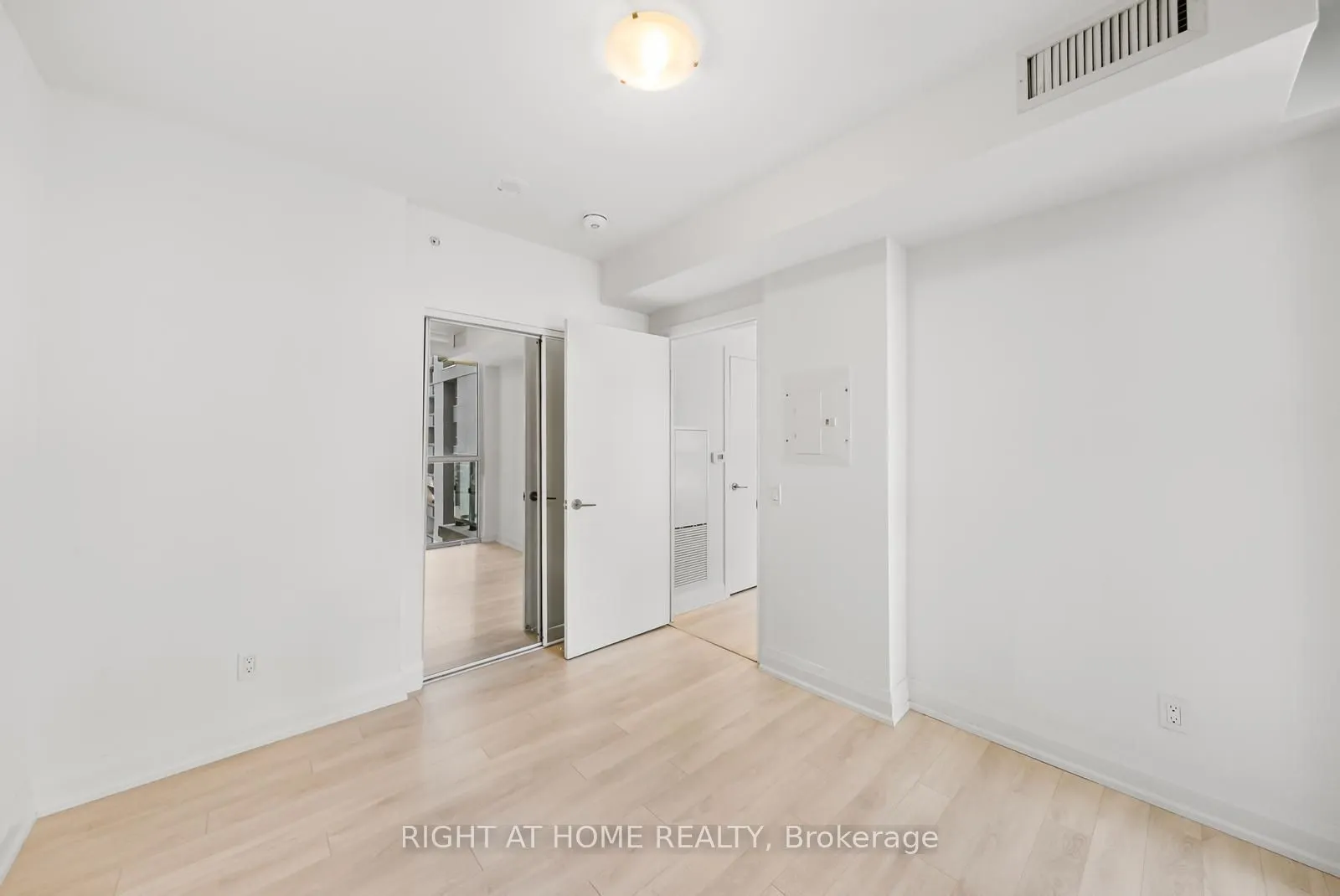 1461 Lawrence Avenue #1511