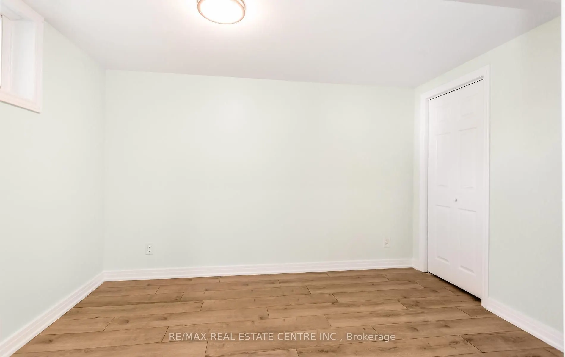 879 Consort Crescent