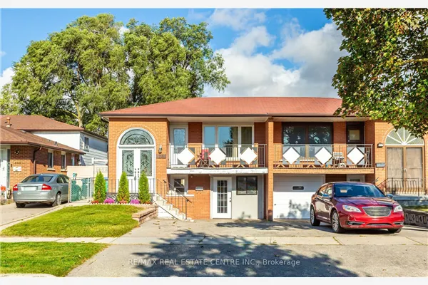 879 Consort Crescent