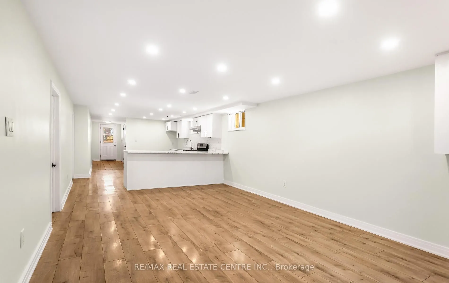 879 Consort Crescent