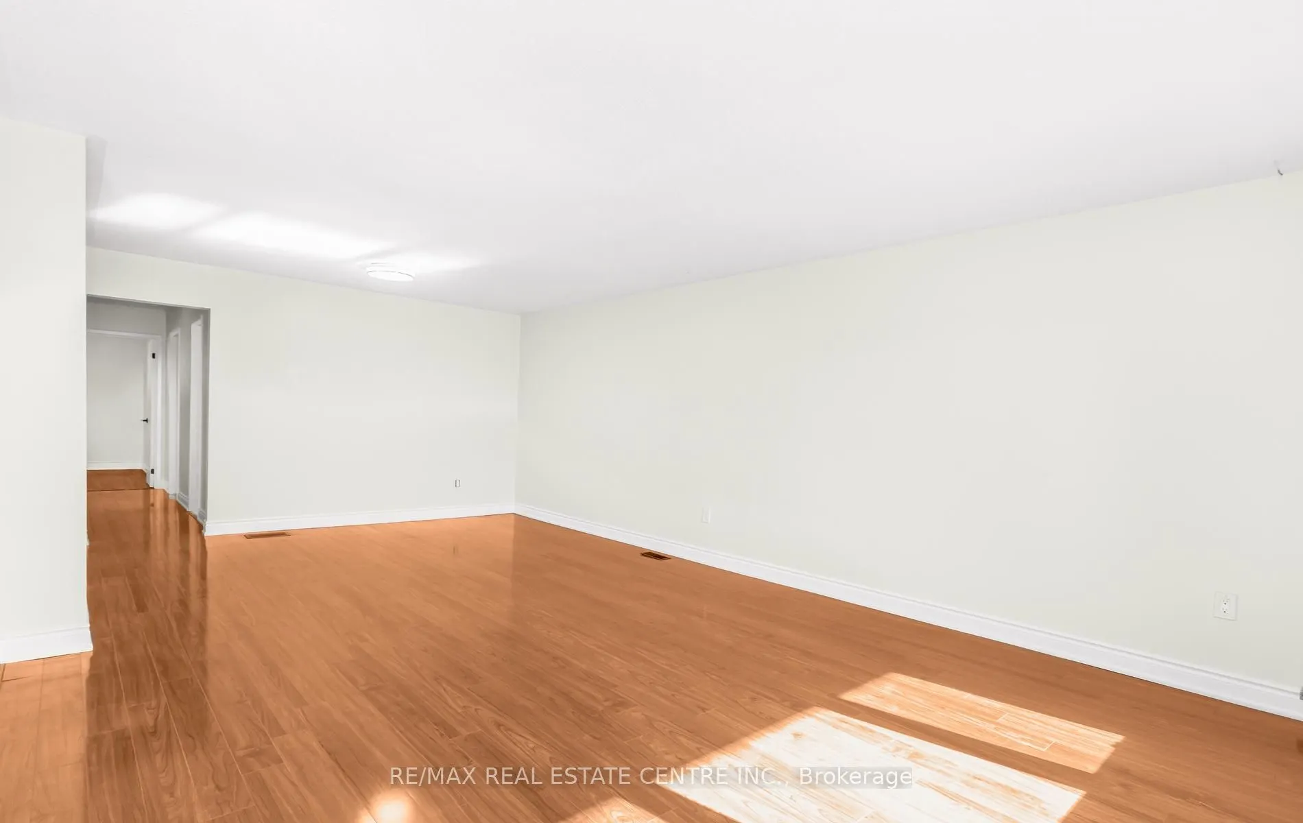 879 Consort Crescent