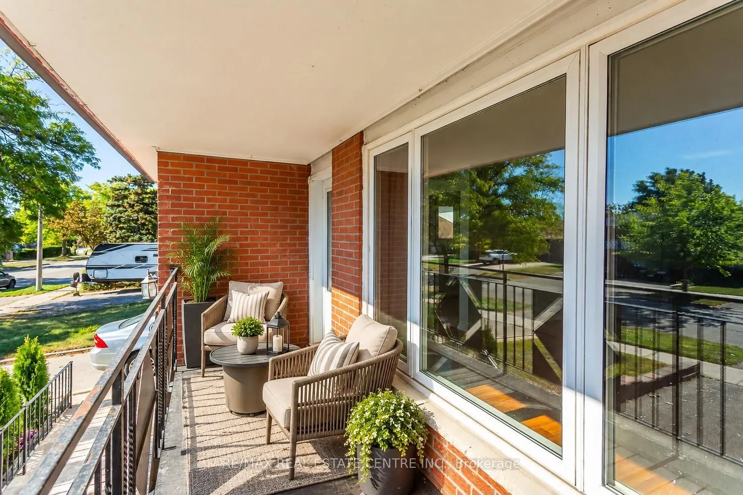 879 Consort Crescent