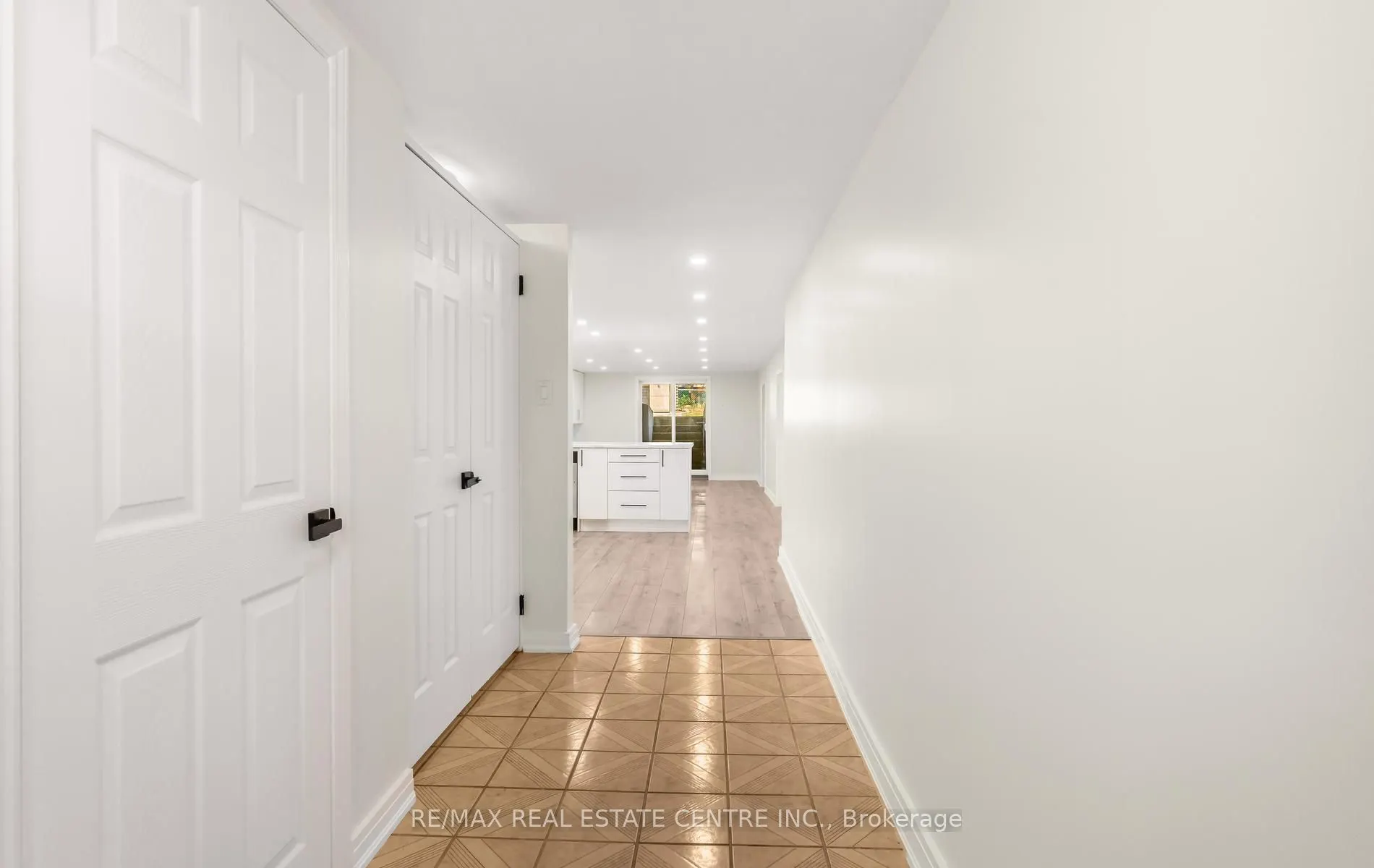 879 Consort Crescent