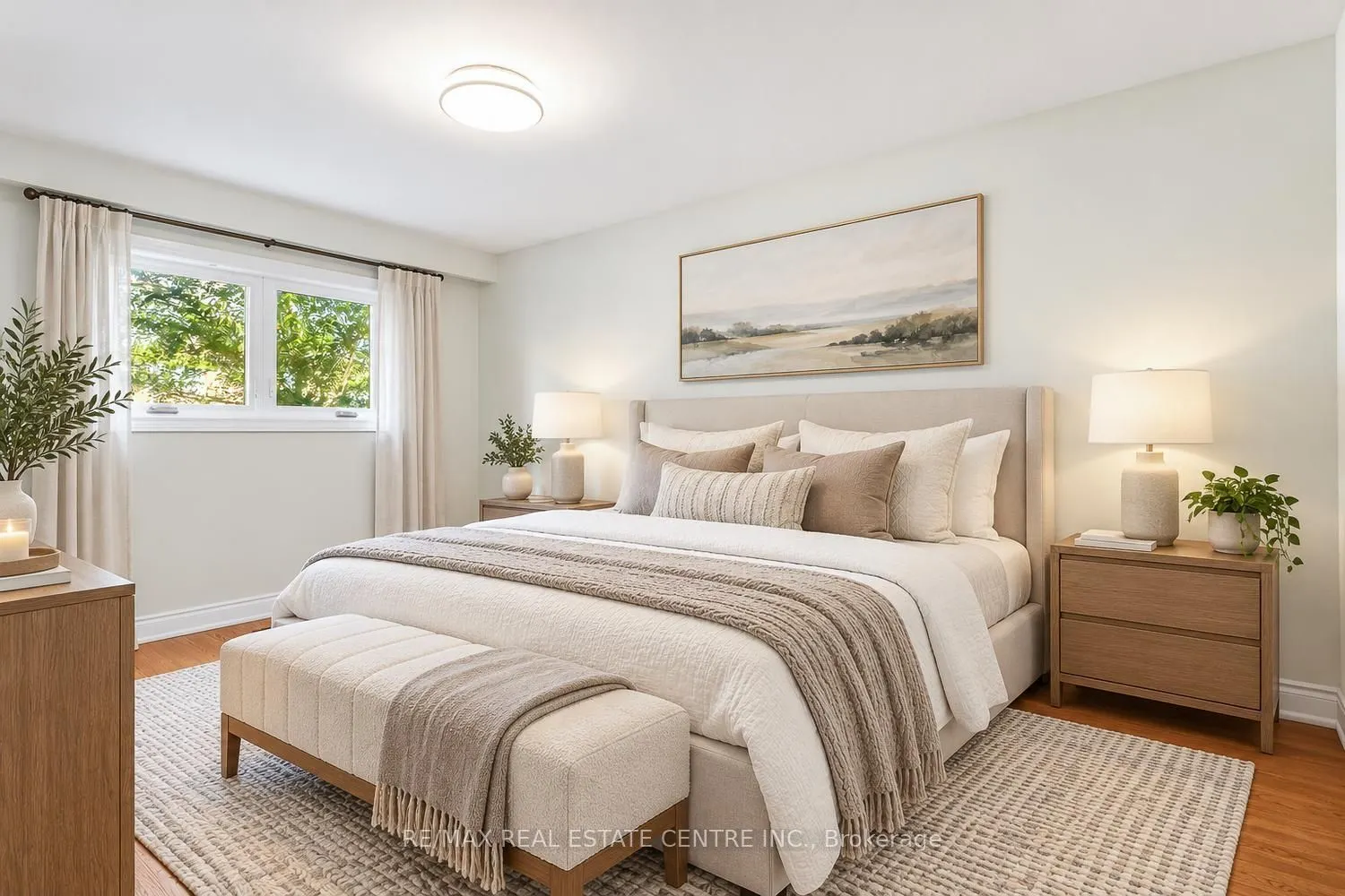 879 Consort Crescent