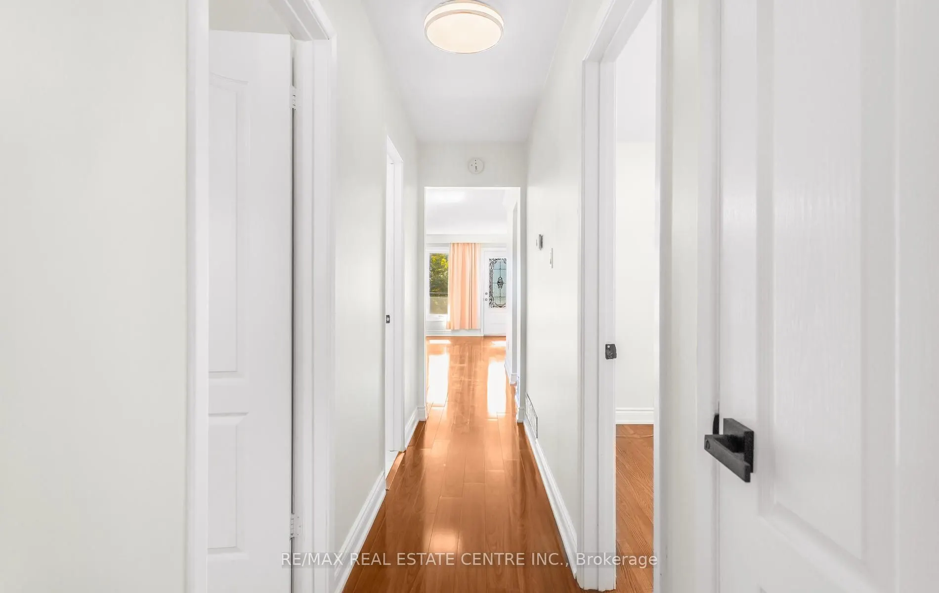 879 Consort Crescent
