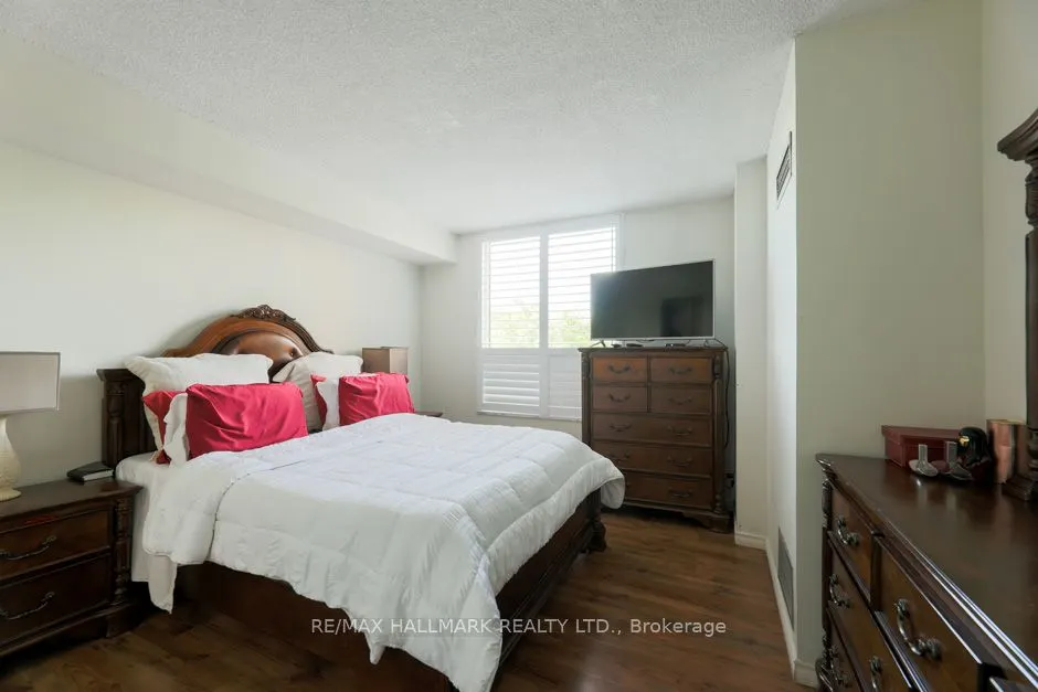 6 Humberline Drive #218