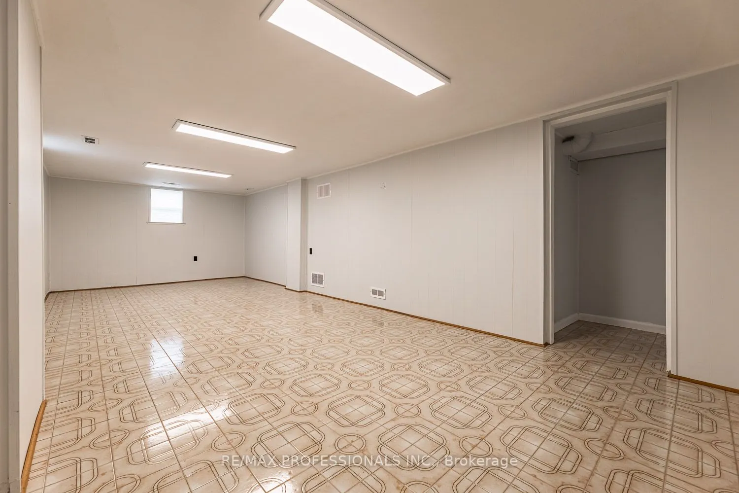 11 Stock Avenue