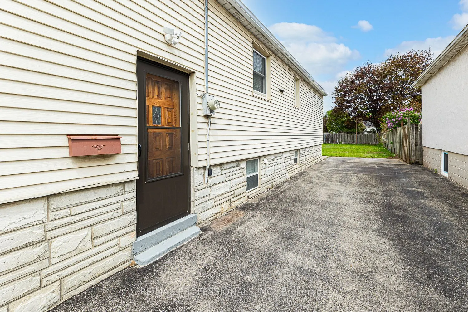 11 Stock Avenue