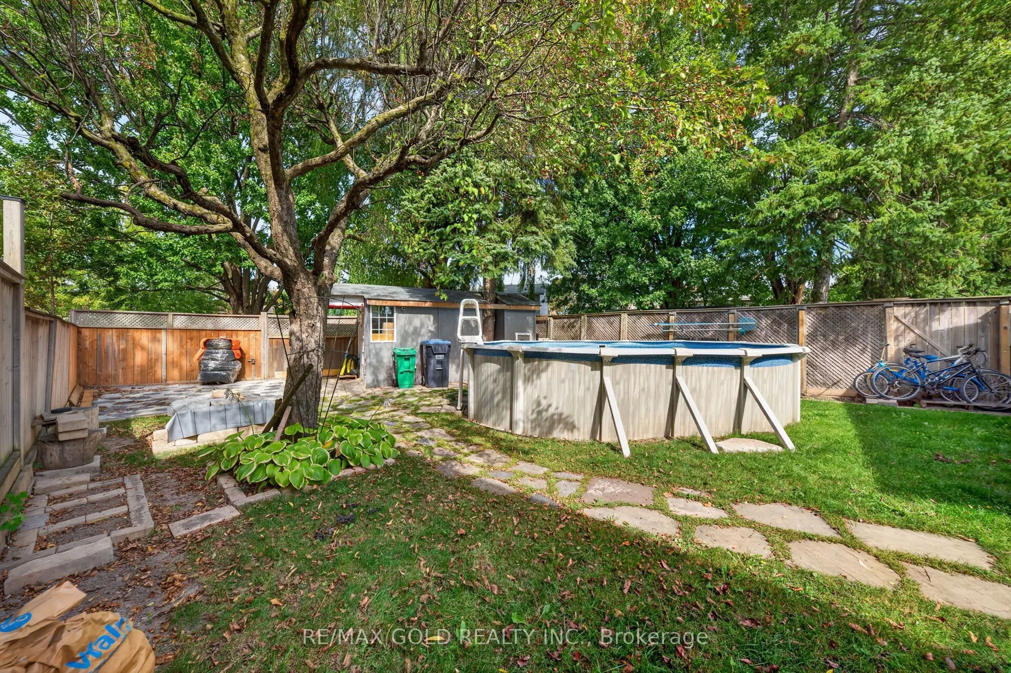 6 Jennifer Square